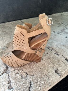 Gianni Bini Blush Tan Perforated Wedge Sandals with Buckle